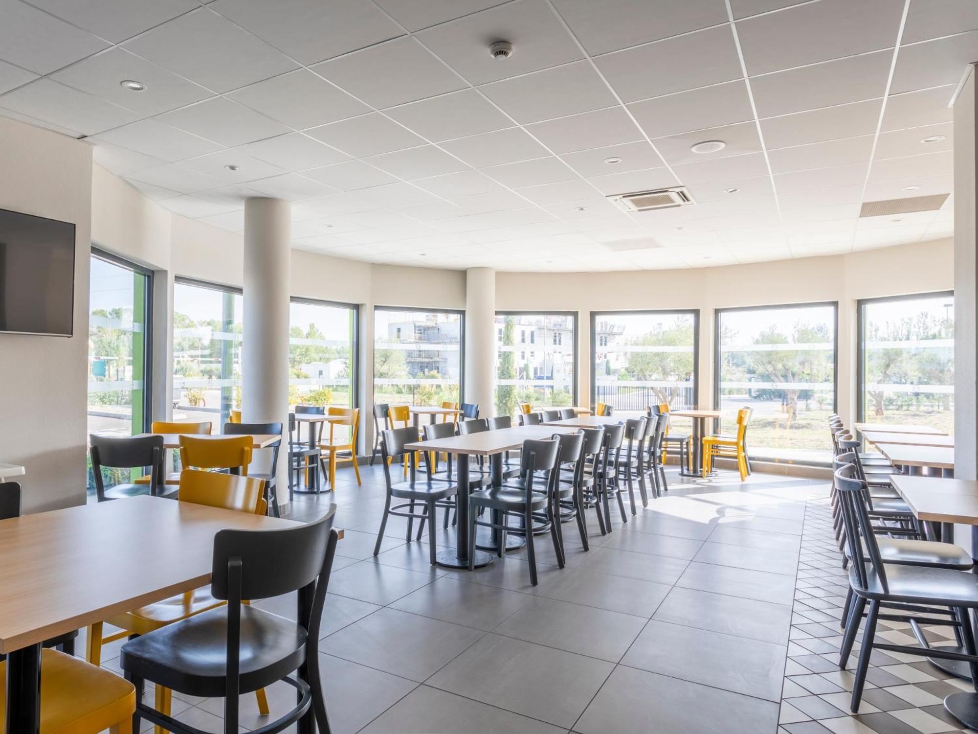 B&B Hotel Saint-Martin-De-Crau Alpilles Camargue Saint-Martin-de-Crau Exterior foto